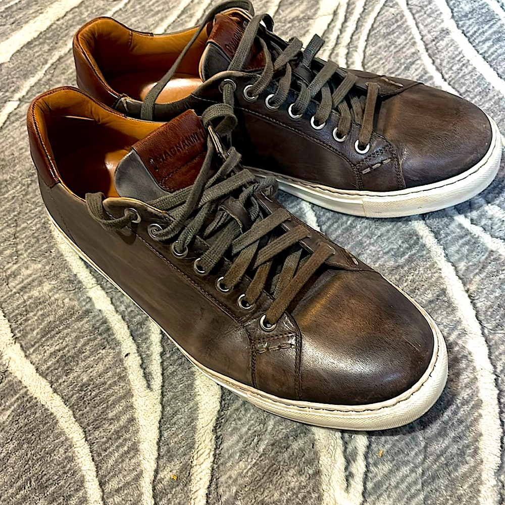 Magnanni Amadeo size 10 1/2 in really good condition!
